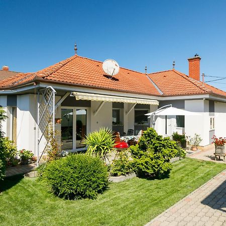 Holiday Home Ildiko By Interhome Balatonlelle Exteriör bild