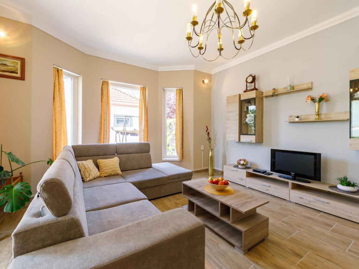 Holiday Home Ildiko By Interhome Balatonlelle Exteriör bild