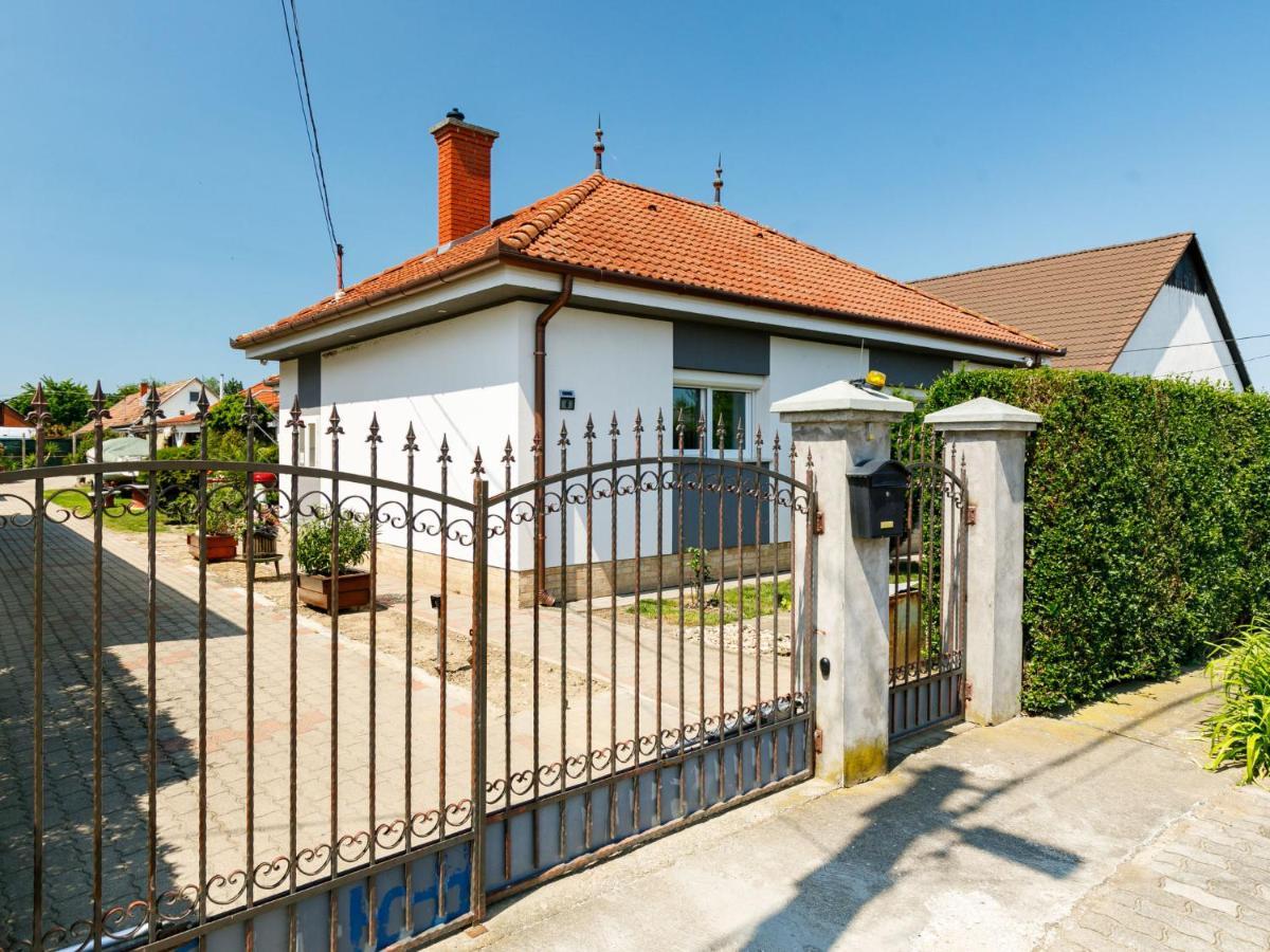 Holiday Home Ildiko By Interhome Balatonlelle Exteriör bild